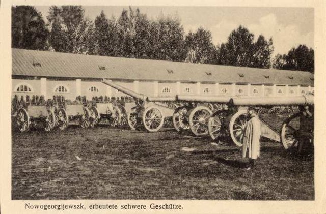 Русские 152-мм пушки обр. 1904 года из Новогеоргиевска