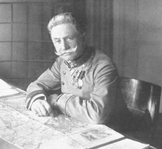 Франц Конрад фон Хетцендорф в 1914 году в австрийской Ставке